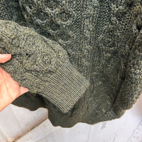 Irish 100% wool forest green unisex fisherman’s sweater NWT - Picture 6 of 9
